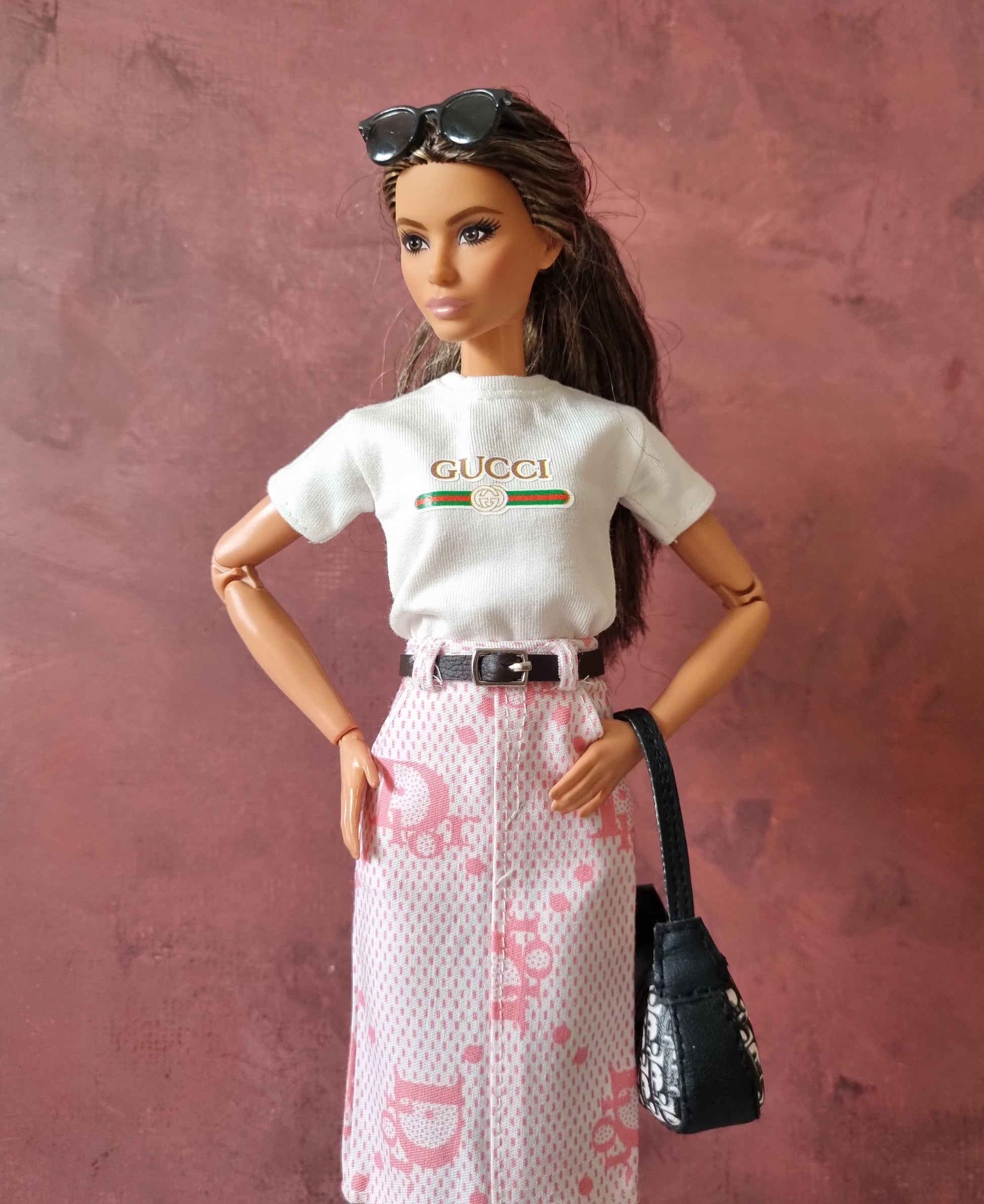 T-shirt and skirt for barbie