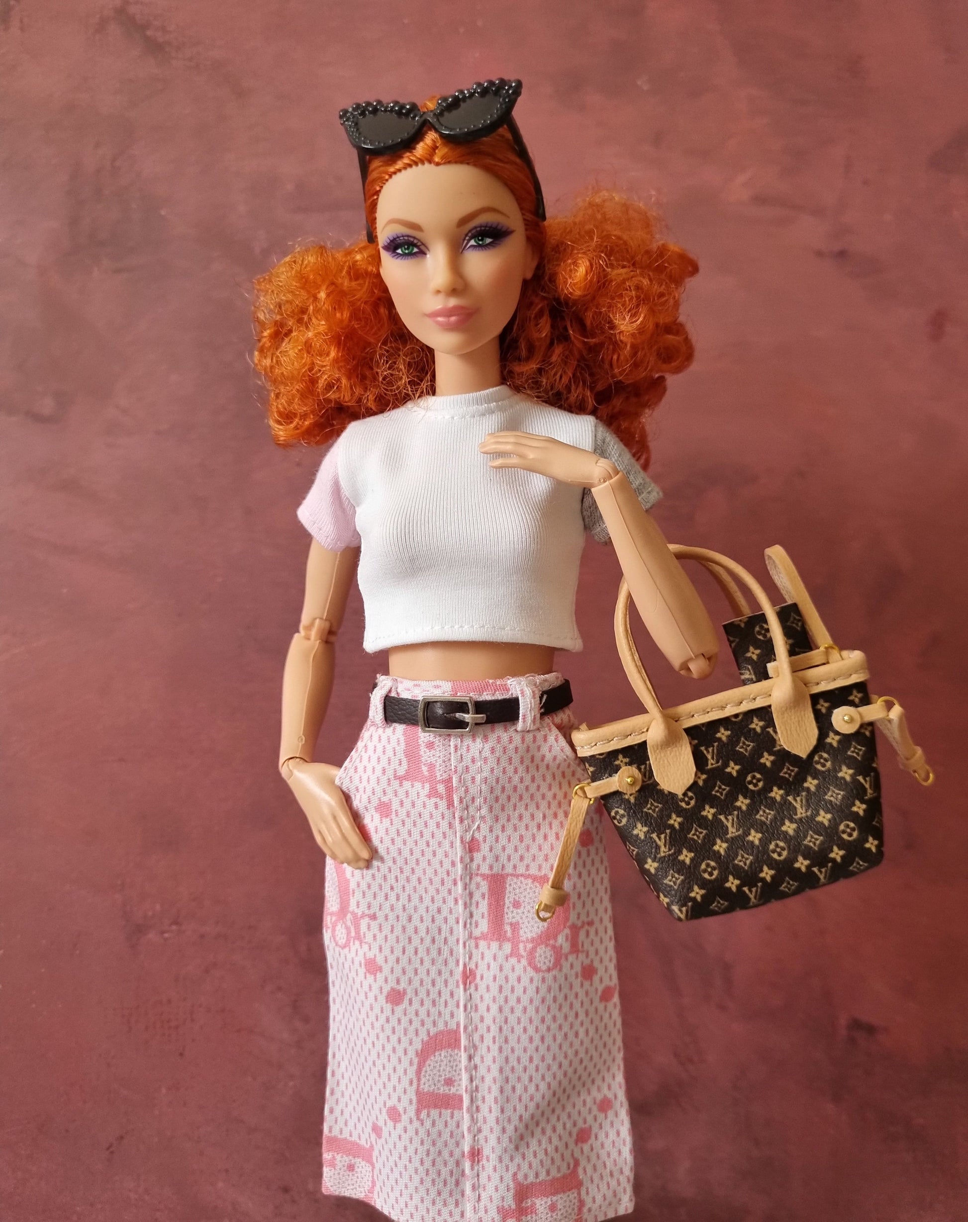 T-shirt and skirt for barbie