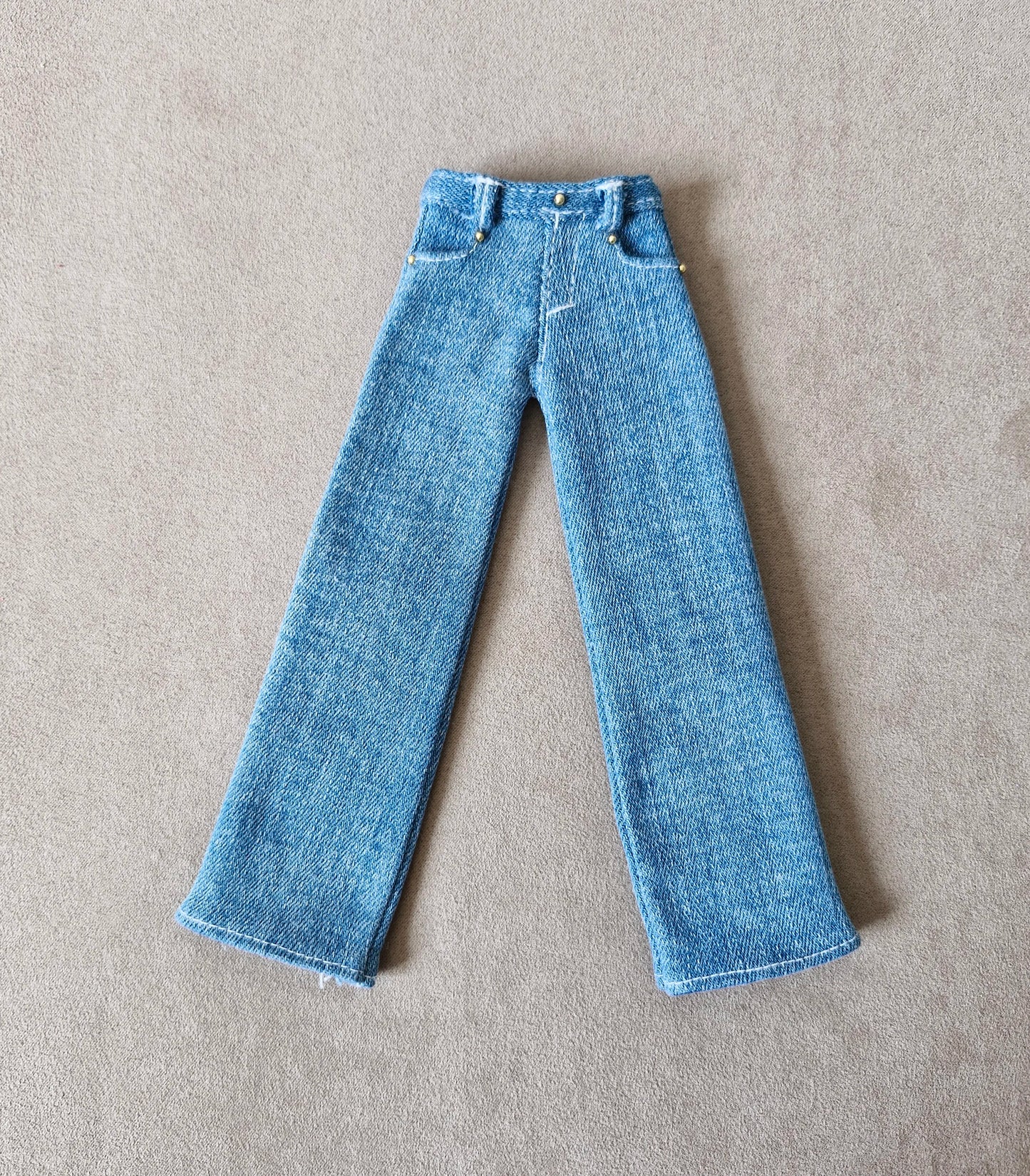 Long sleeve crop top outfits with jeans for Barbie