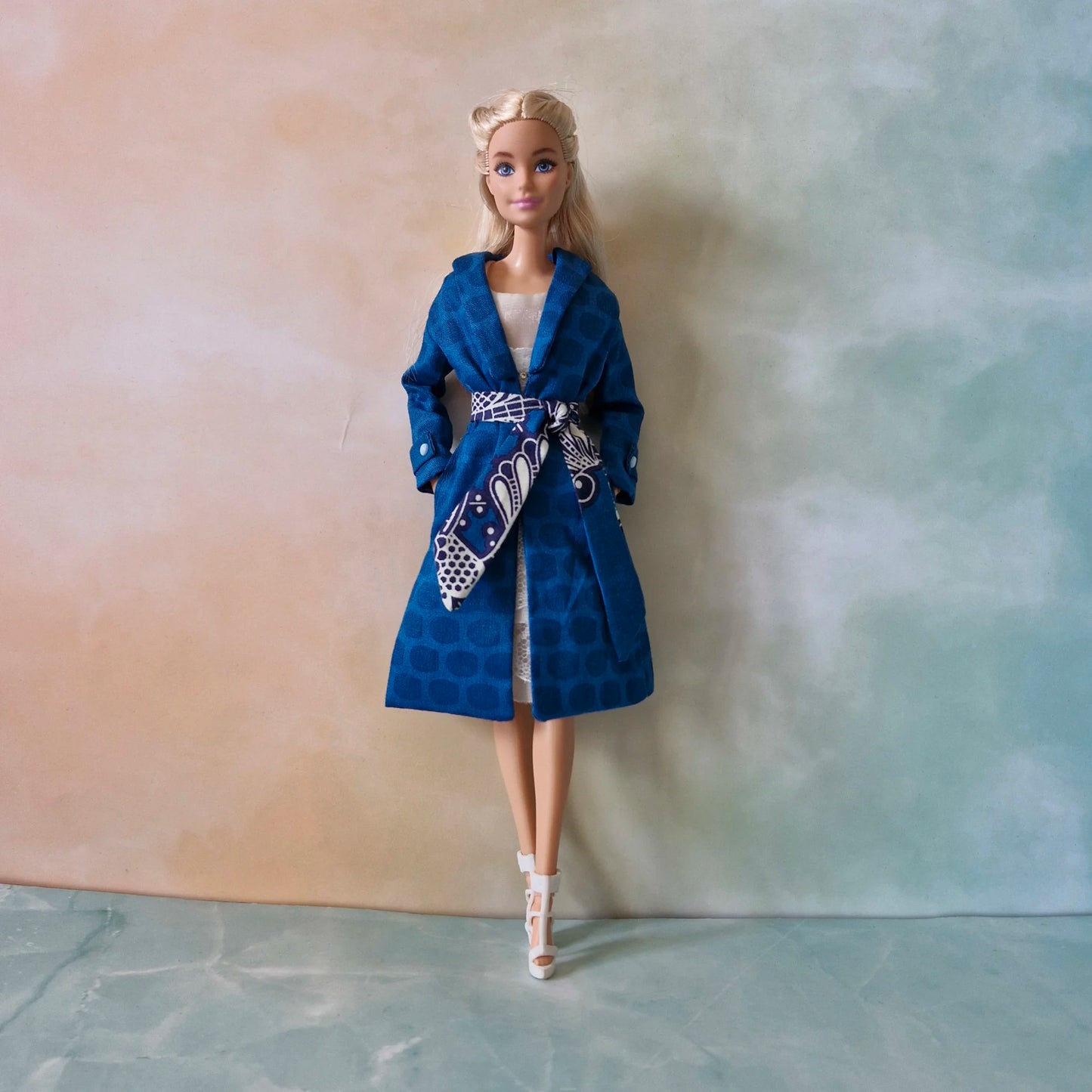 Outfit Long blue trench coat and white lace dress for Barbie doll
