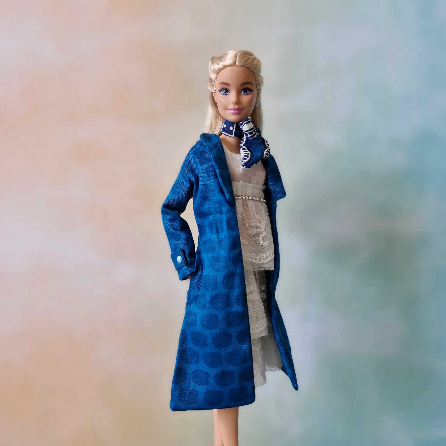 Outfit Long blue trench coat and white lace dress for Barbie doll