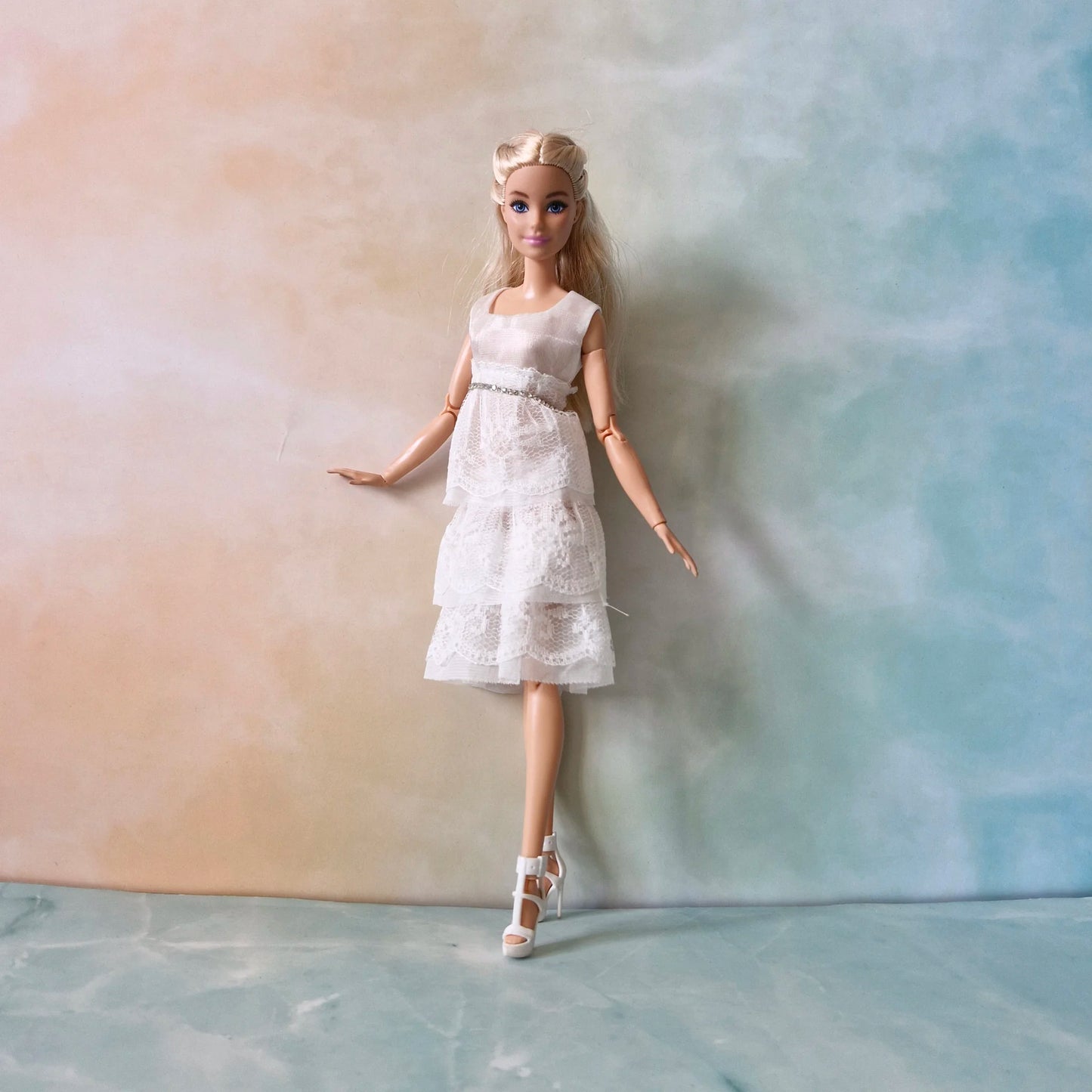 Outfit Long blue trench coat and white lace dress for Barbie doll