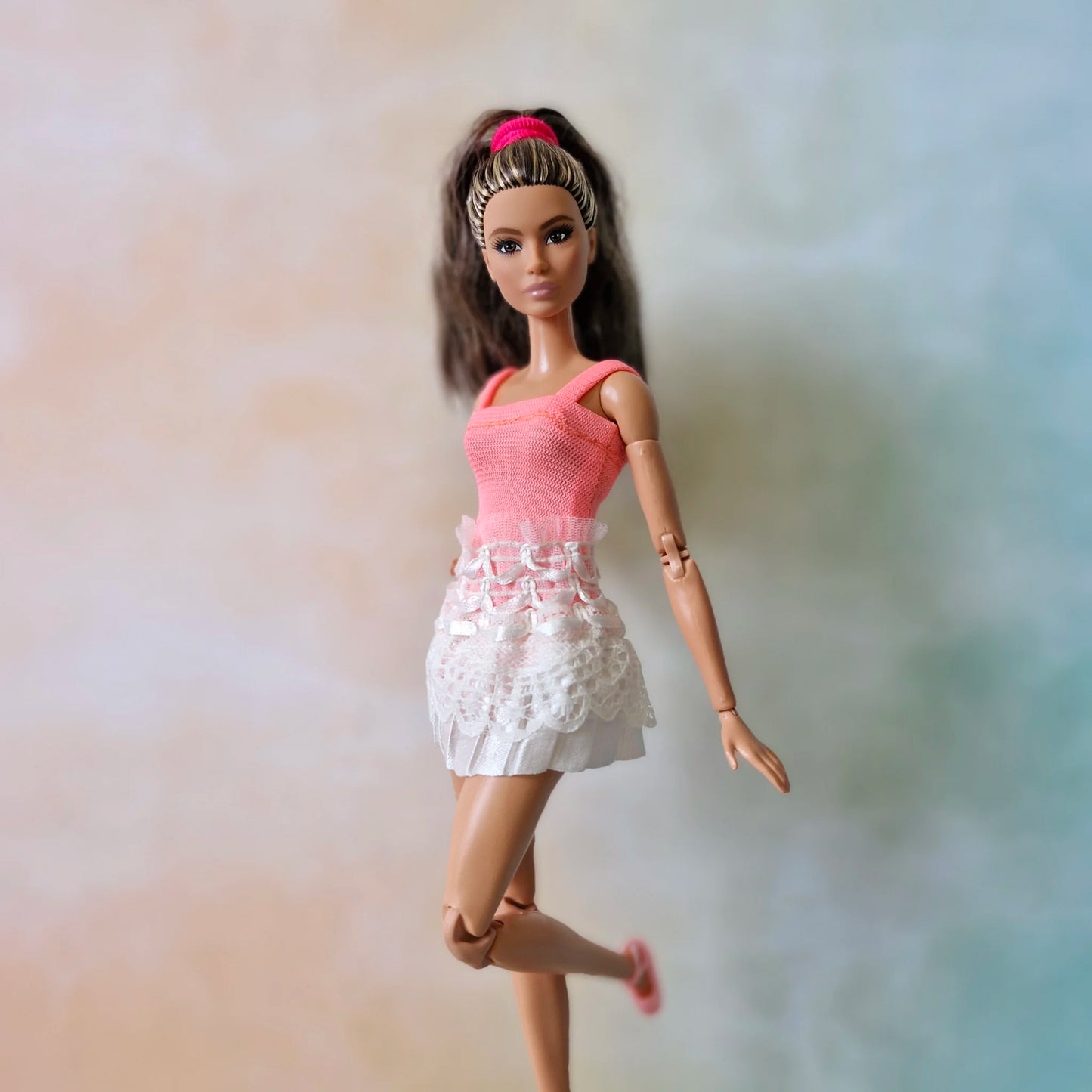 Handmade Ballet Practice Outfit for Barbie Dolls - Pink Leotard & White Lace Skirt