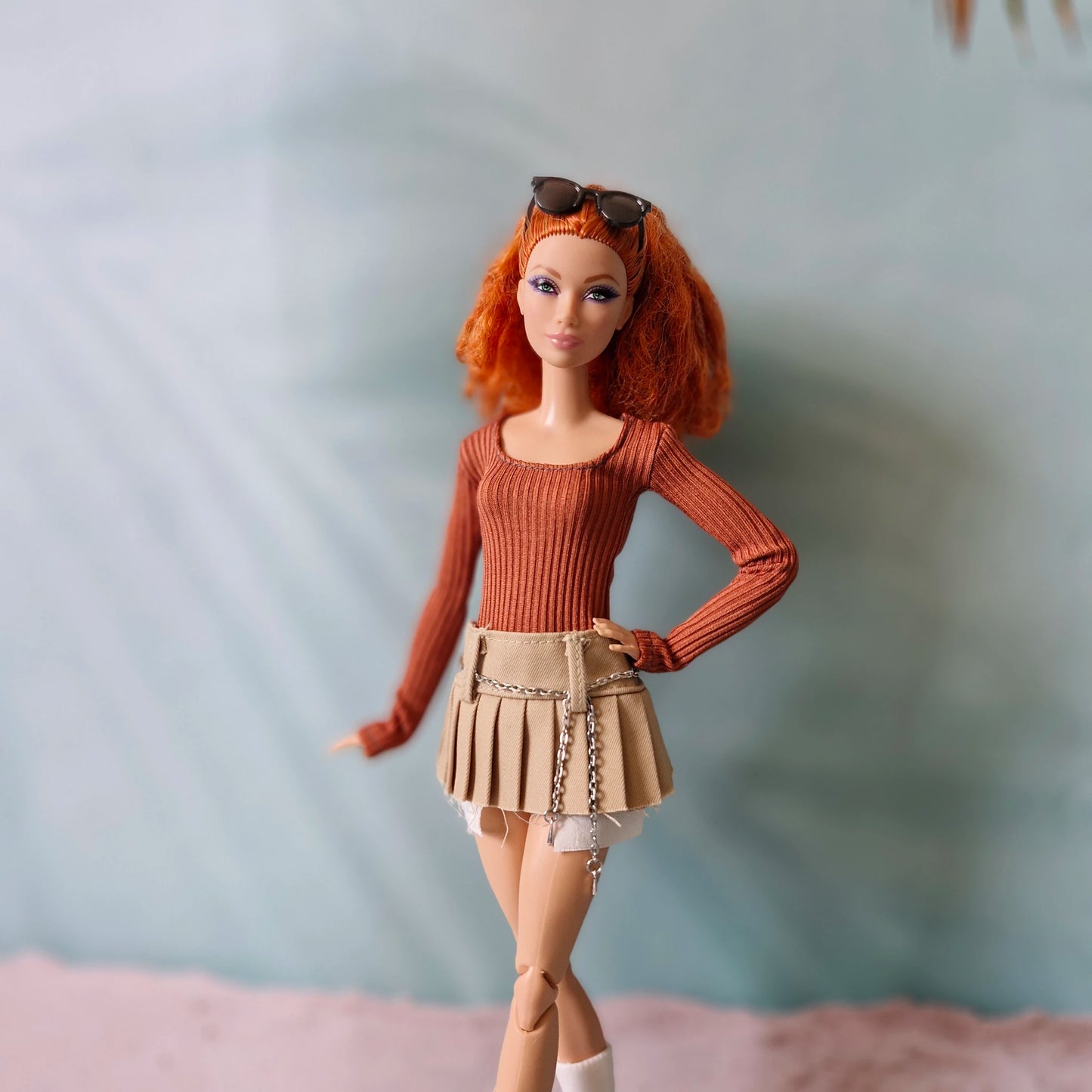 Trendy Barbie Separates: Ribbed Top & Chain Belt Mini Skirt