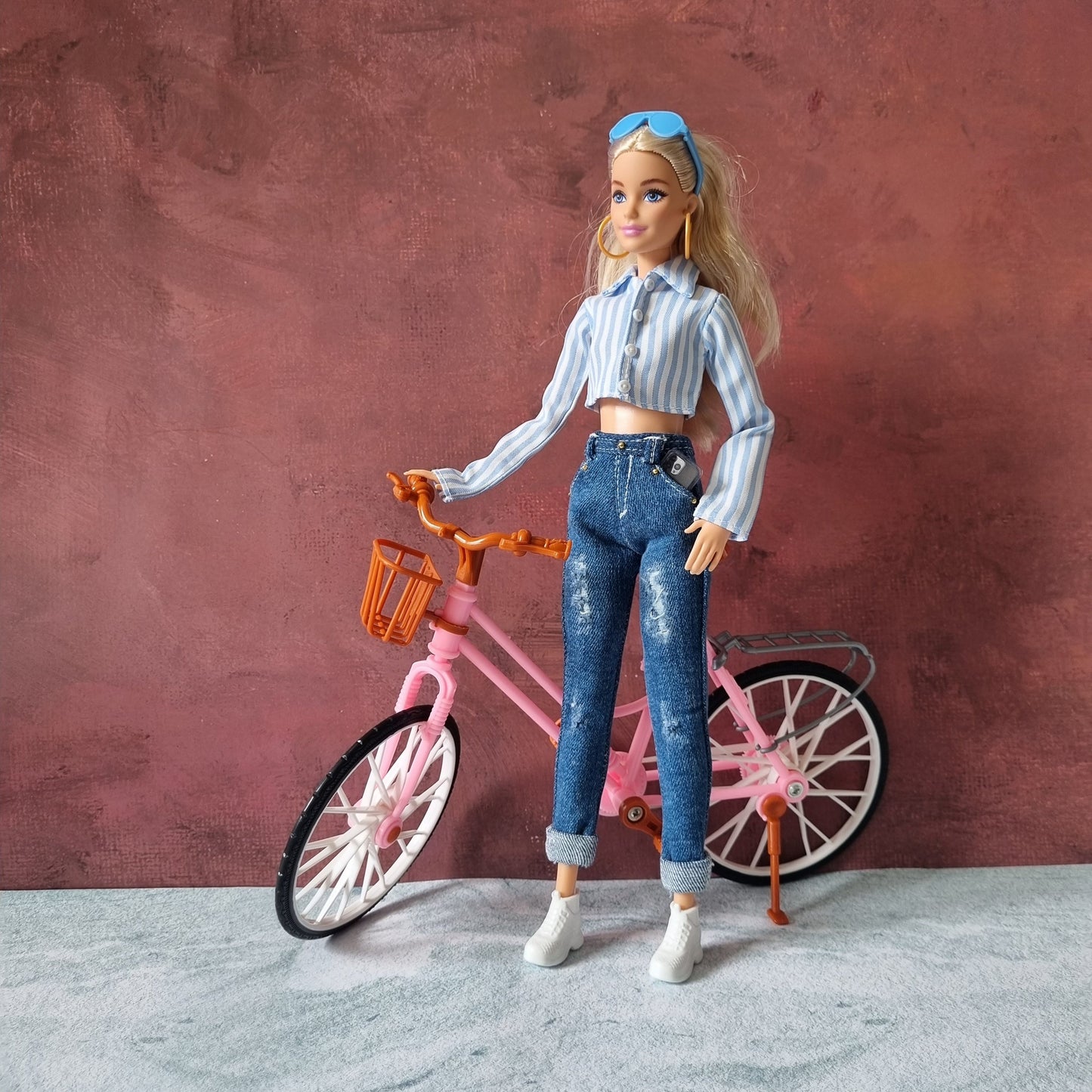 Crop top and blue jeans for Barbie