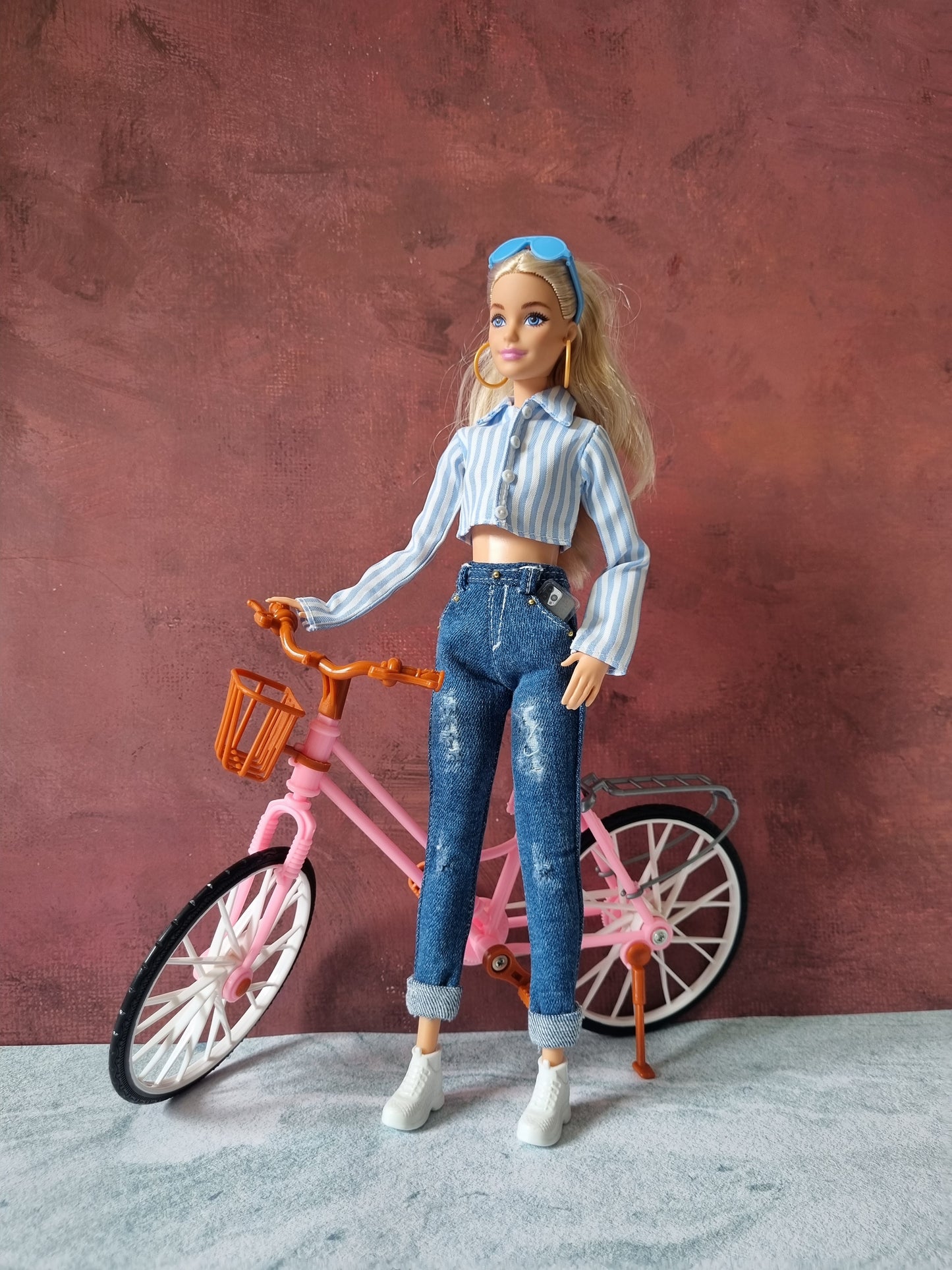 Crop top and blue jeans for Barbie