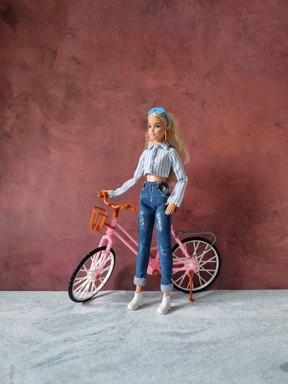 Crop top and blue jeans for Barbie