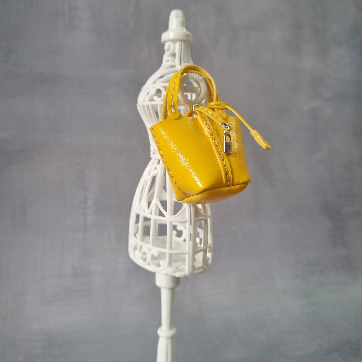 Yellow handbag For Barbie,  Blythe , 1/6 Bjd doll