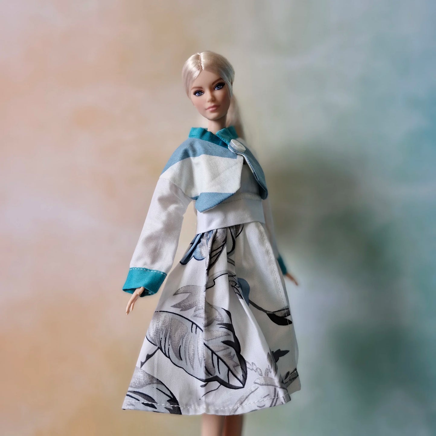 Elegant 2-Piece Floral Outfit for Barbie Doll – Classic Style with Modern Flair