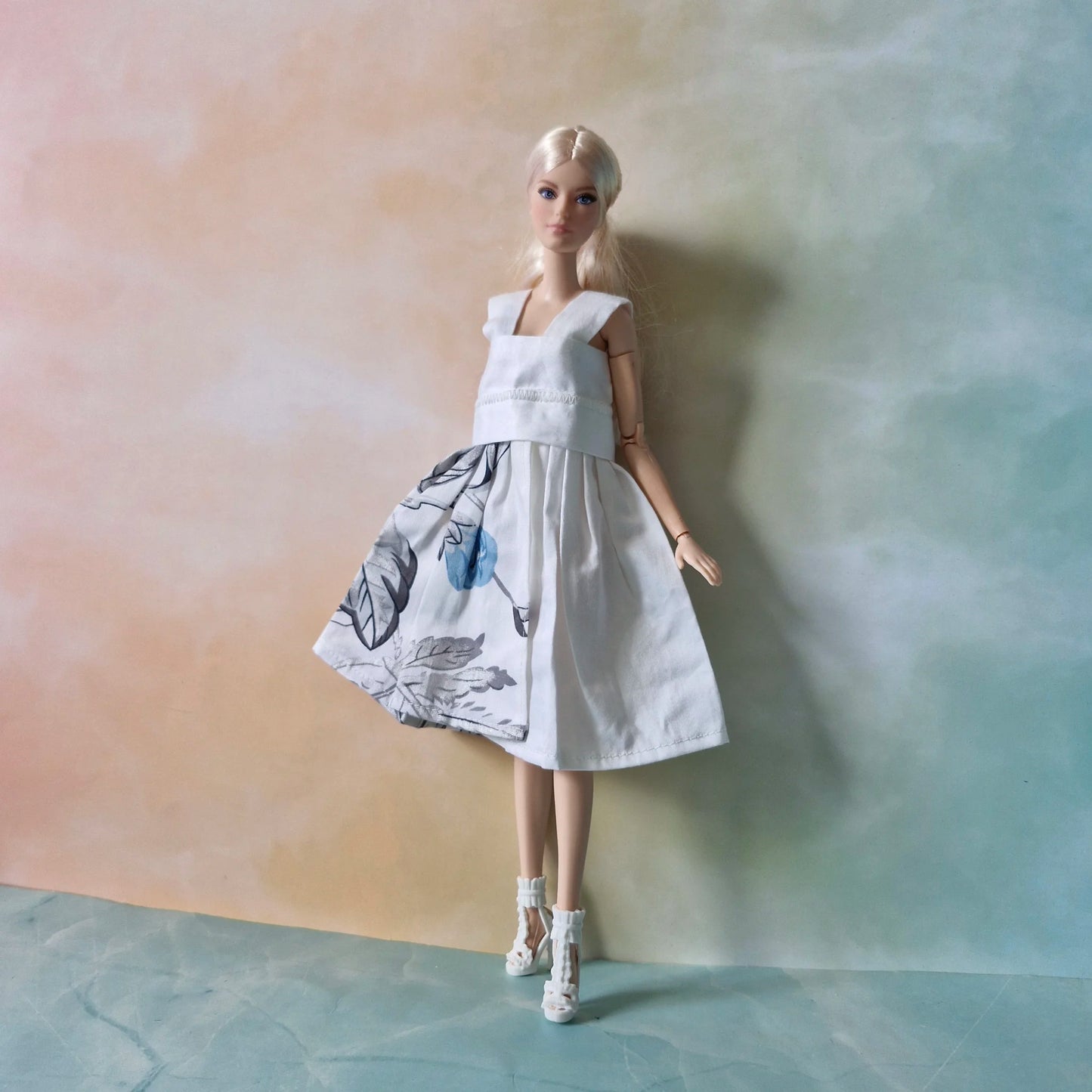 Elegant 2-Piece Floral Outfit for Barbie Doll – Classic Style with Modern Flair