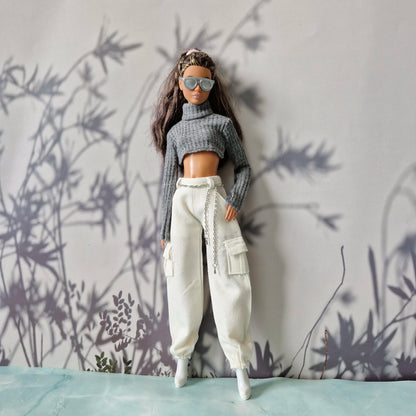 barbie-modern-fashion-gray-knit-top