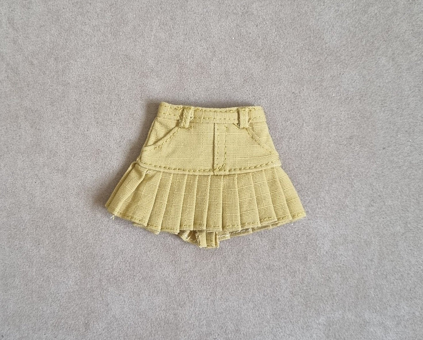 Skirt for Barbie doll