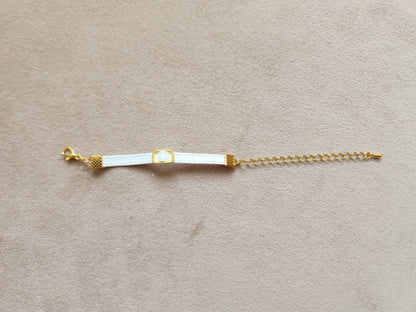 white belt for barbie doll with sliver buckle and sliver chain
